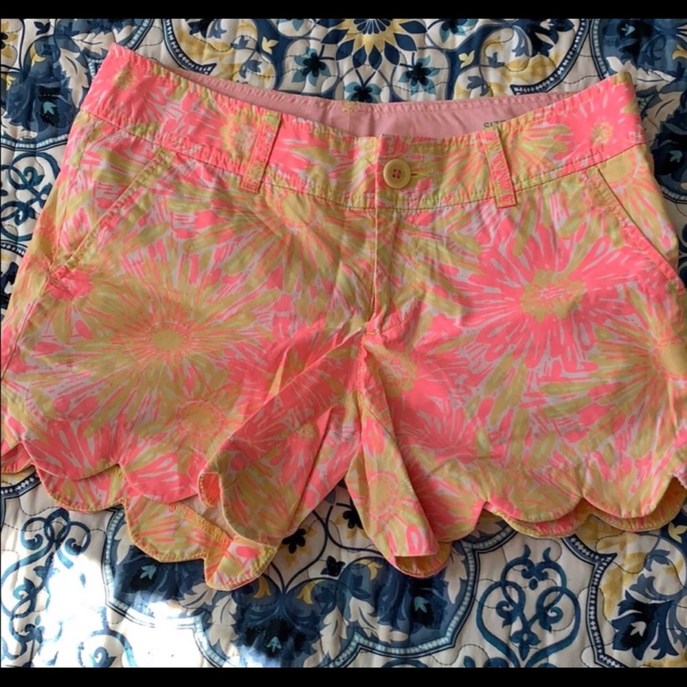 SOLD Lilly Pulitzer Buttercup Shorts